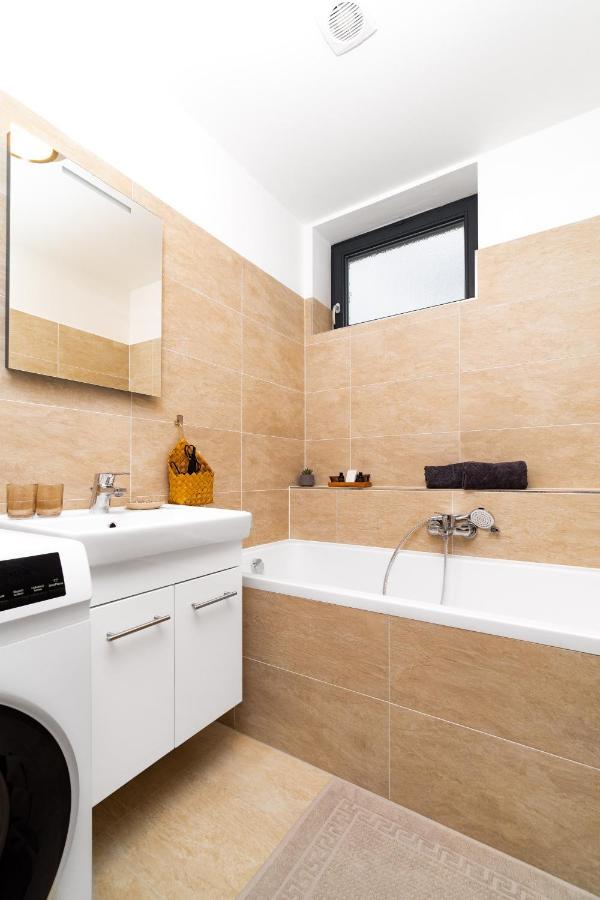 Apartman 1006 Celadna Apartment Ngoại thất bức ảnh